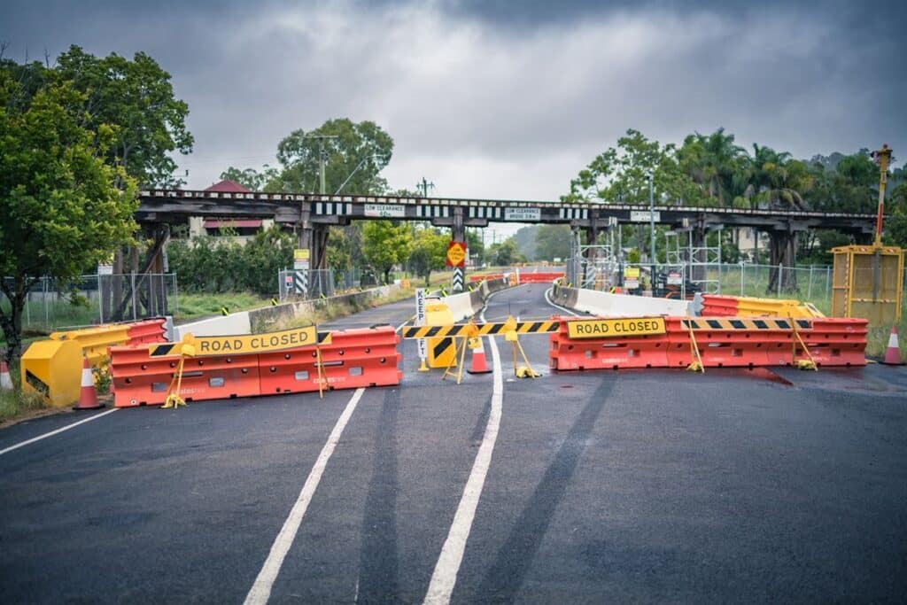 Council urges swift removal of rail bridge - Rail Express