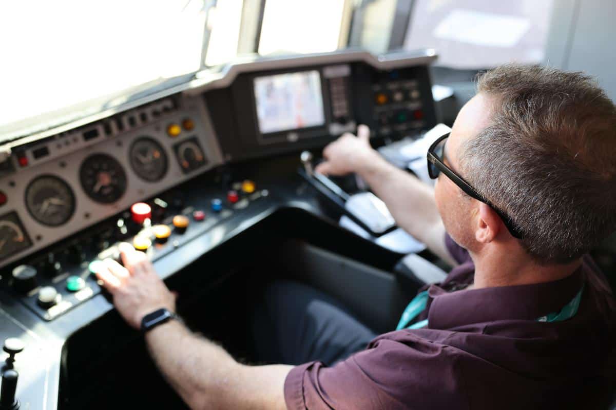 Full steam ahead for Perth's first east-west cross line connection