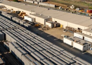 The re-sleepering program will replace degraded timber sleepers with modern concrete sleepers.
Image: Vossloh.