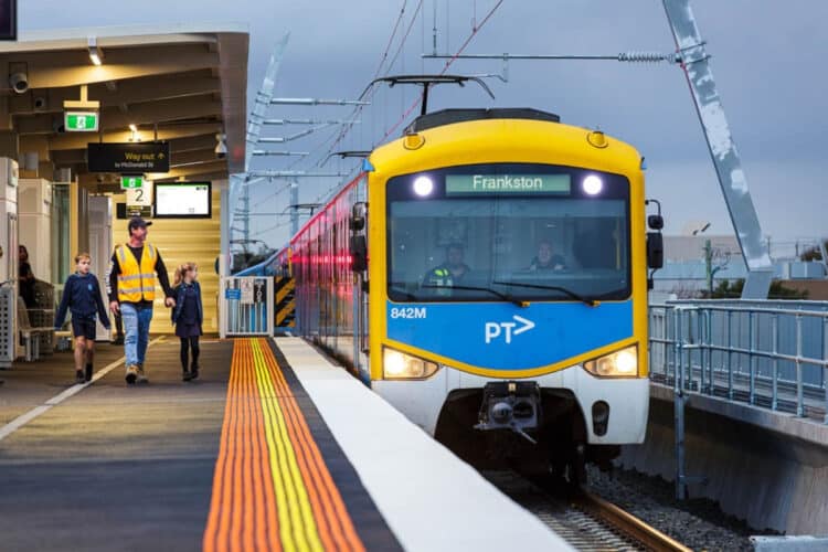 The new elevated Mordialloc Station is now open. Image: Victorian Government