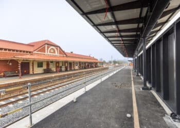 New platform canopies have been installed in Benalla. Image: Inland Rail
